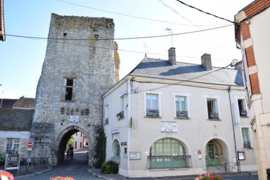 Mennetou-sur-Cher Auberge De La Tour מראה חיצוני תמונה