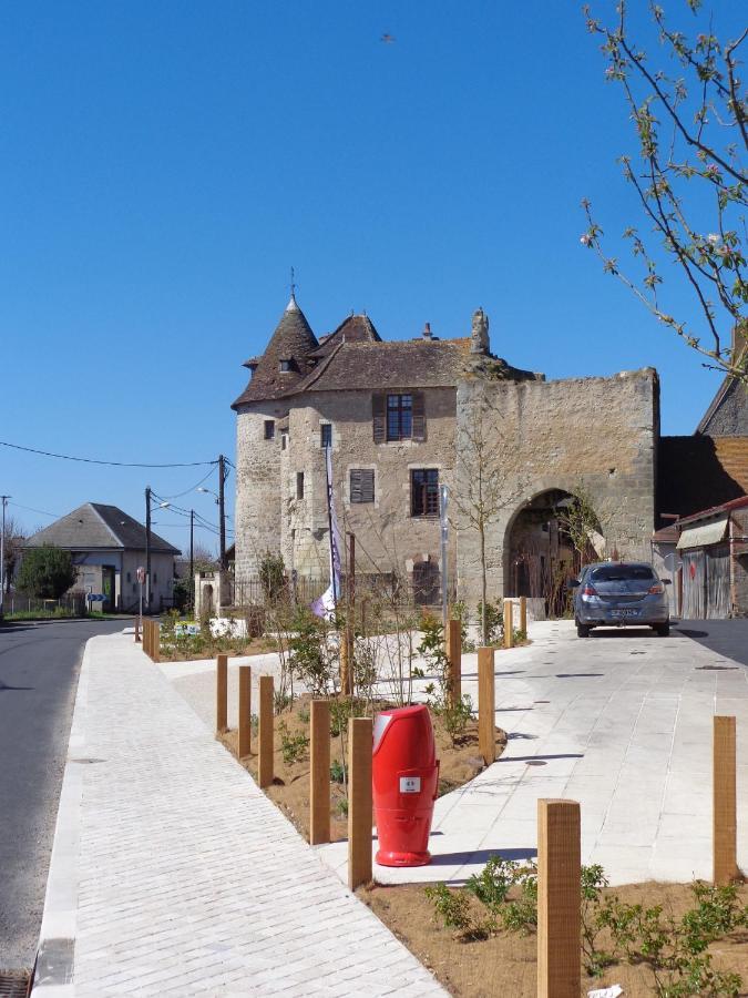 Mennetou-sur-Cher Auberge De La Tour מראה חיצוני תמונה